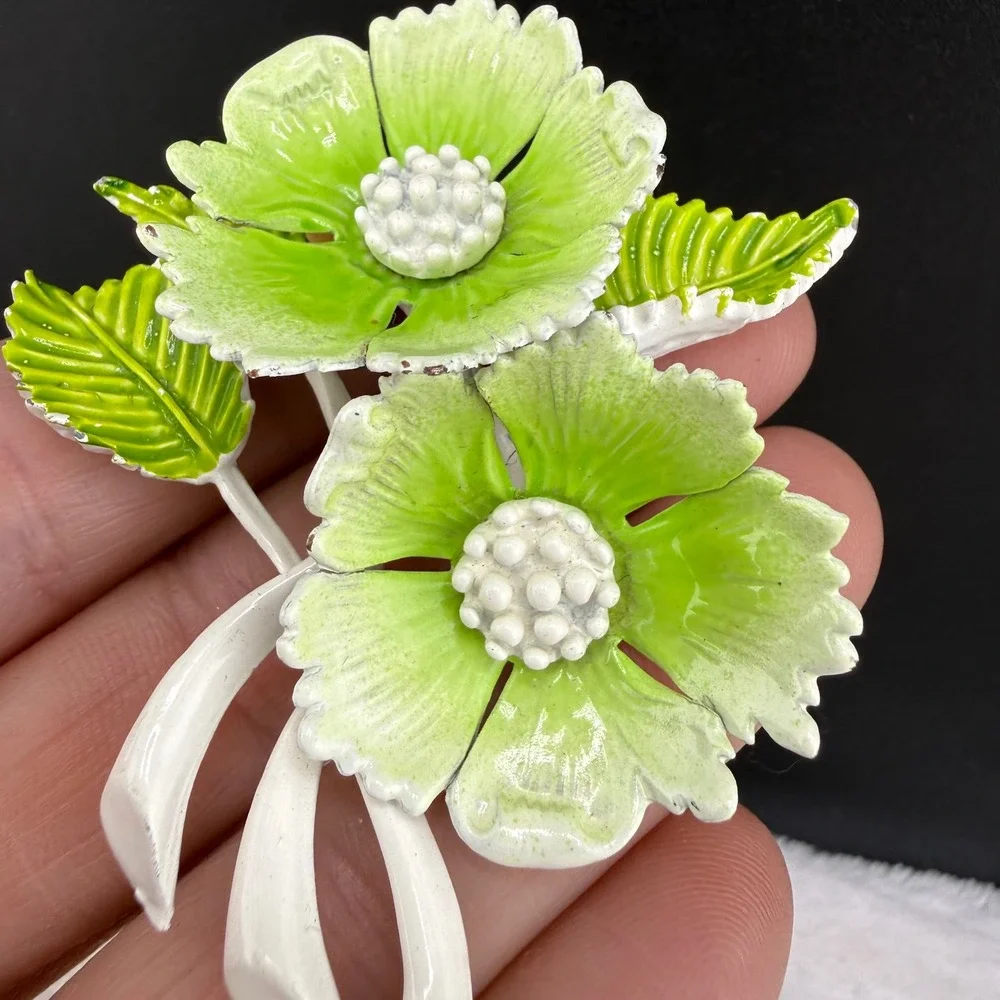 Vintage Enamel Flower Brooch Green White Floral Mid Century Mod Pop Art